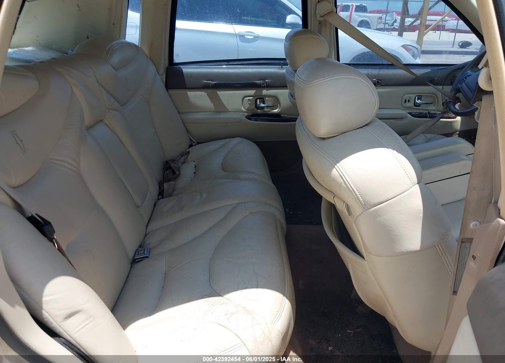 1997 LINCOLN TOWN CAR CARTIER VIN: 1LNLM83W8VY627663