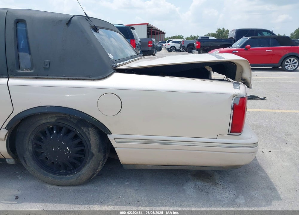 1997 LINCOLN TOWN CAR CARTIER VIN: 1LNLM83W8VY627663