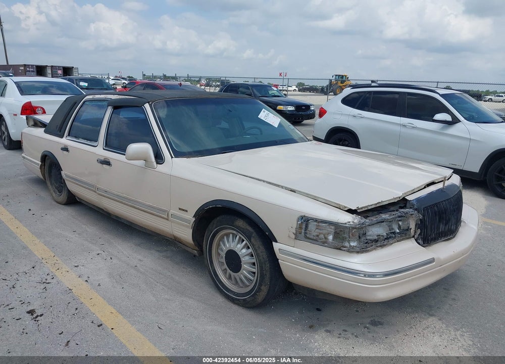 1997 LINCOLN TOWN CAR CARTIER VIN: 1LNLM83W8VY627663