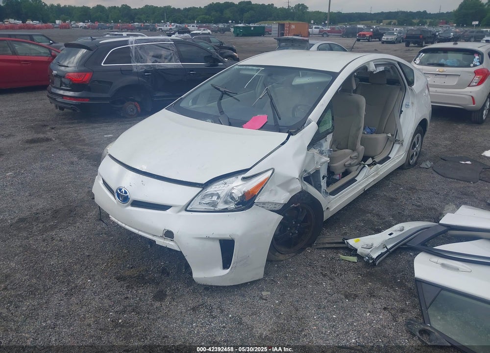2014 TOYOTA PRIUS THREE VIN: JTDKN3DUXE1818698