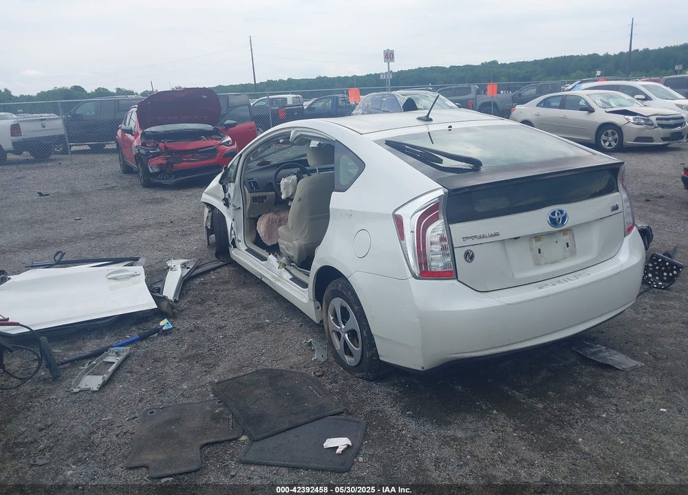 2014 TOYOTA PRIUS THREE VIN: JTDKN3DUXE1818698