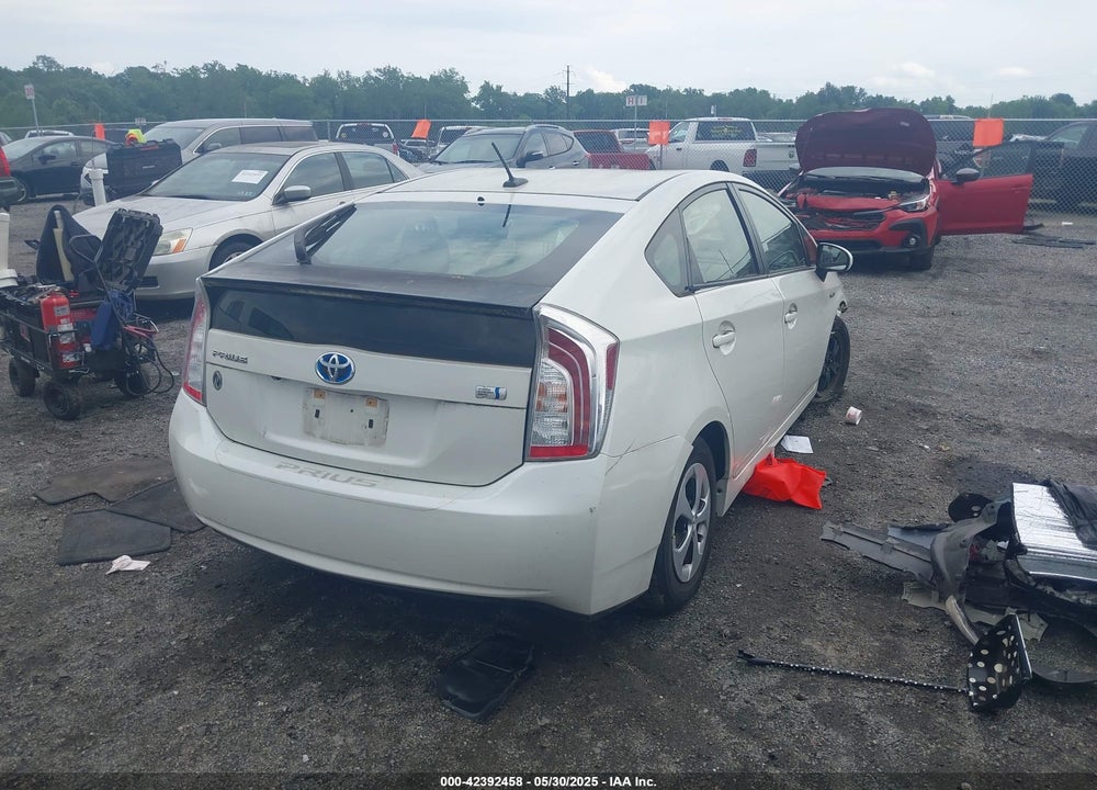 2014 TOYOTA PRIUS THREE VIN: JTDKN3DUXE1818698