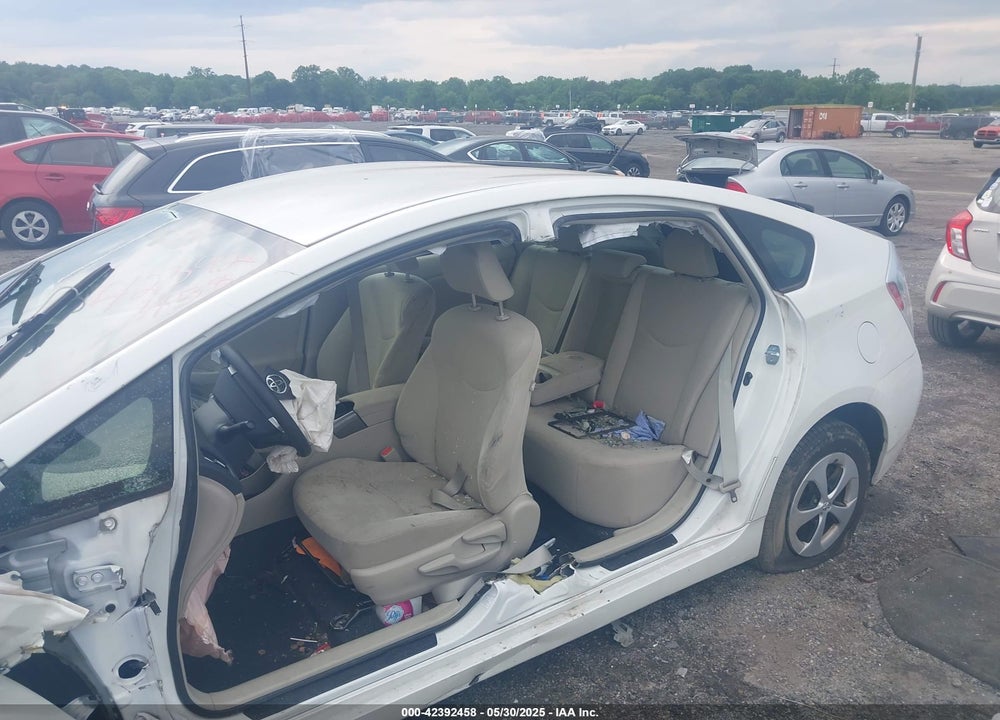 2014 TOYOTA PRIUS THREE VIN: JTDKN3DUXE1818698