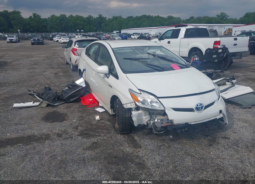 2014 TOYOTA PRIUS THREE VIN: JTDKN3DUXE1818698