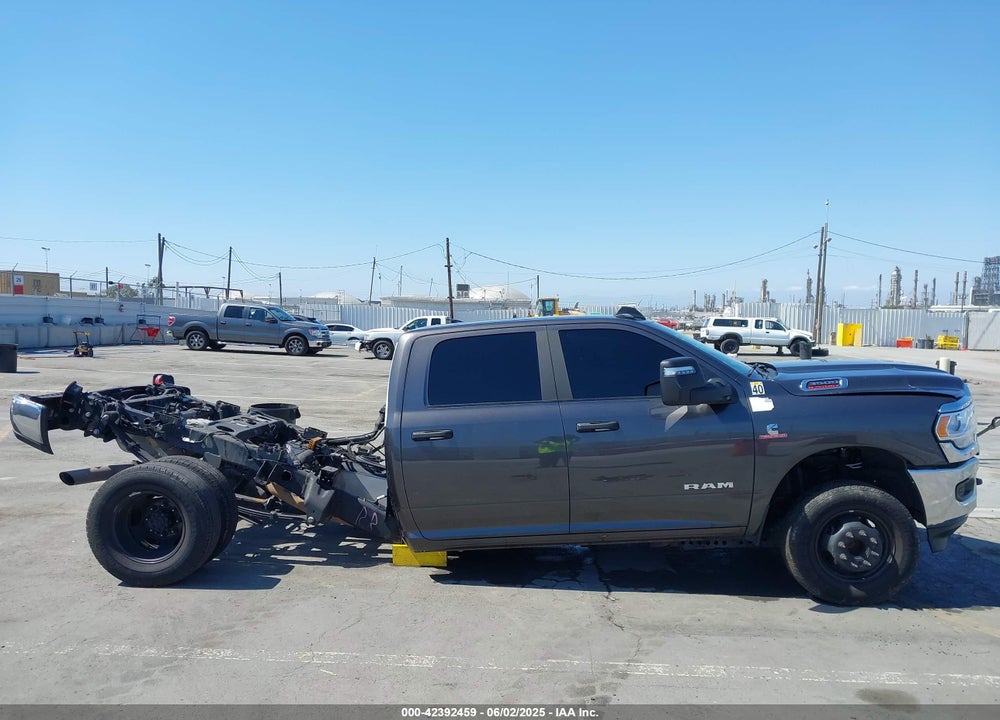 2023 RAM 3500 BIG HORN  4X4 8' BOX VIN: 3C63RRHL6PG542206