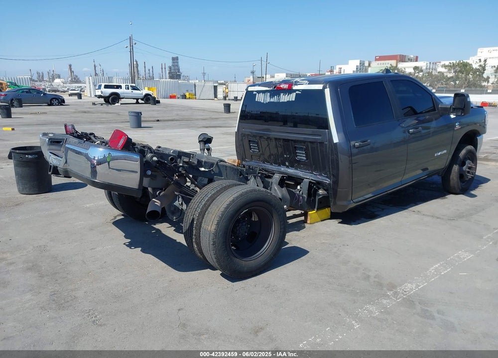 2023 RAM 3500 BIG HORN  4X4 8' BOX VIN: 3C63RRHL6PG542206