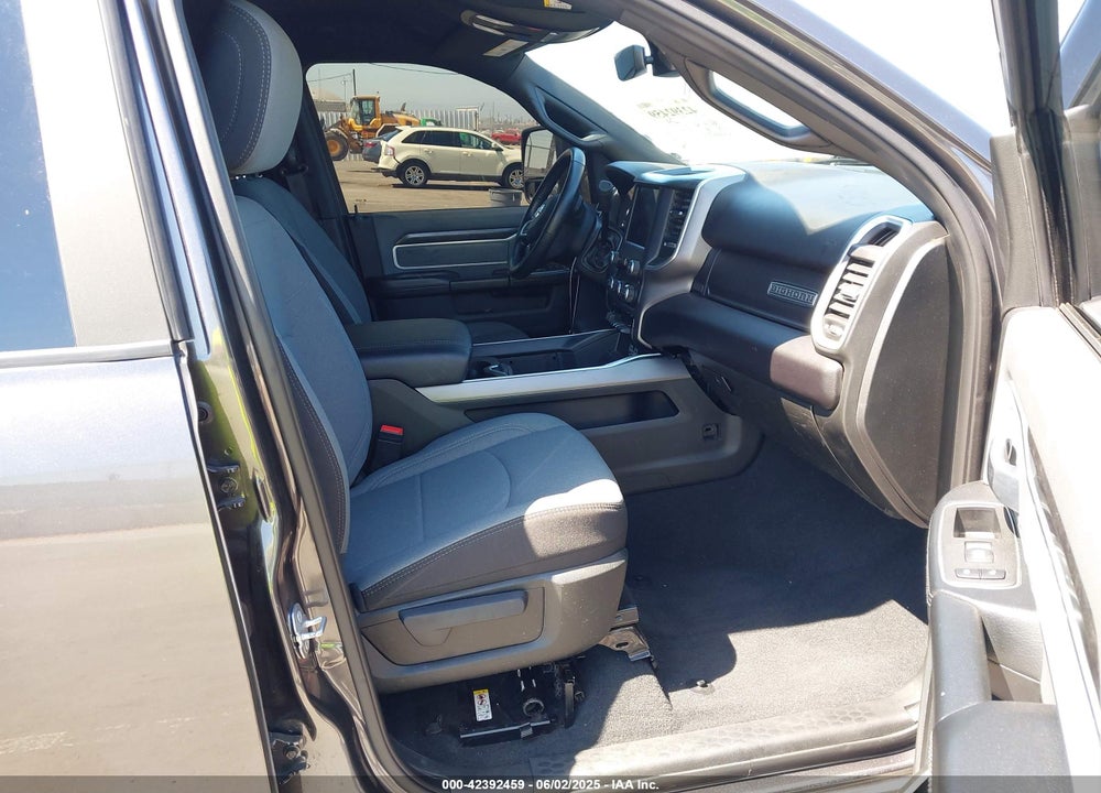 2023 RAM 3500 BIG HORN  4X4 8' BOX VIN: 3C63RRHL6PG542206