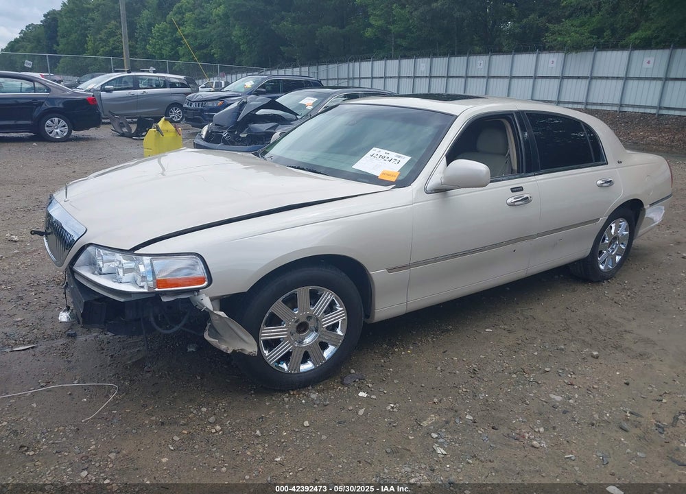 2003 LINCOLN TOWN CAR CARTIER VIN: 1LNHM83W33Y608733