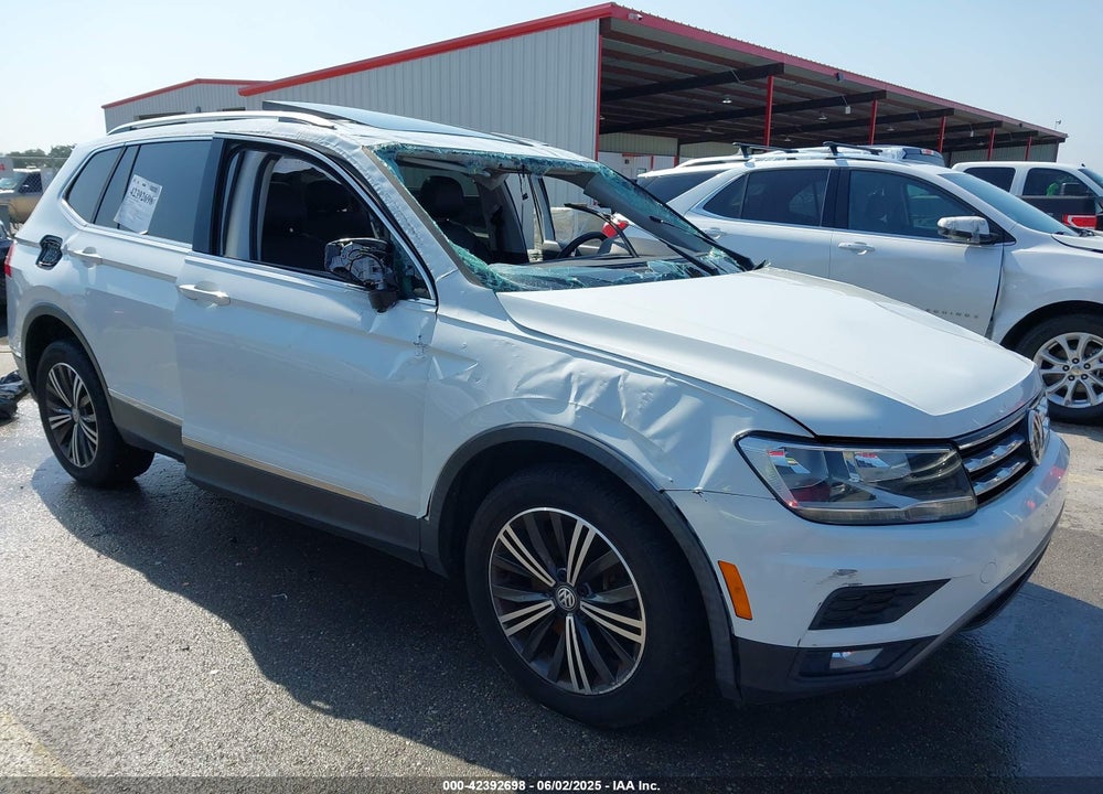 2018 VOLKSWAGEN TIGUAN VIN: 3VV3B7AX5JM091021