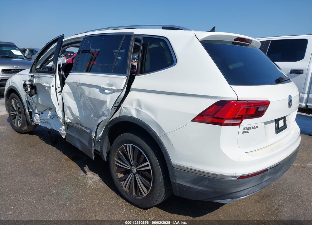 2018 VOLKSWAGEN TIGUAN VIN: 3VV3B7AX5JM091021