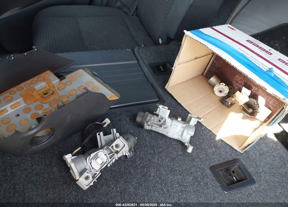 2011 VOLKSWAGEN TIGUAN VIN: WVGAV7AX0BW556329