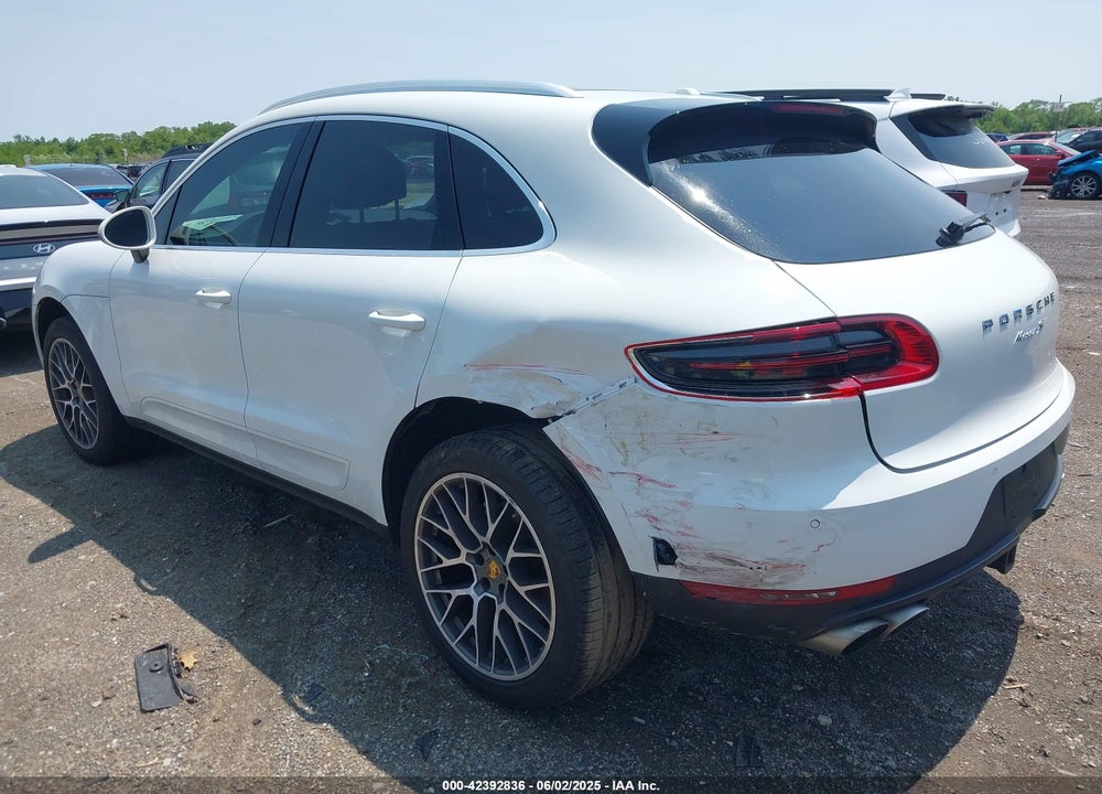 2018 PORSCHE MACAN VIN: WP1AB2A50JLB33909