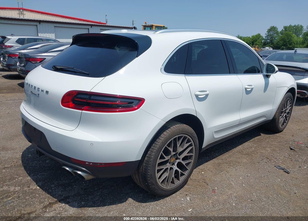 2018 PORSCHE MACAN VIN: WP1AB2A50JLB33909