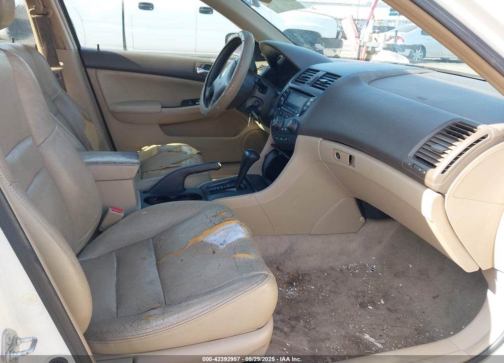 2003 HONDA ACCORD VIN: JHMCM56133C055476