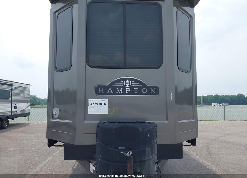 2019 CROSSROADS RV HAMPTON DESTINATION VIN: 4YDT37326K5330111