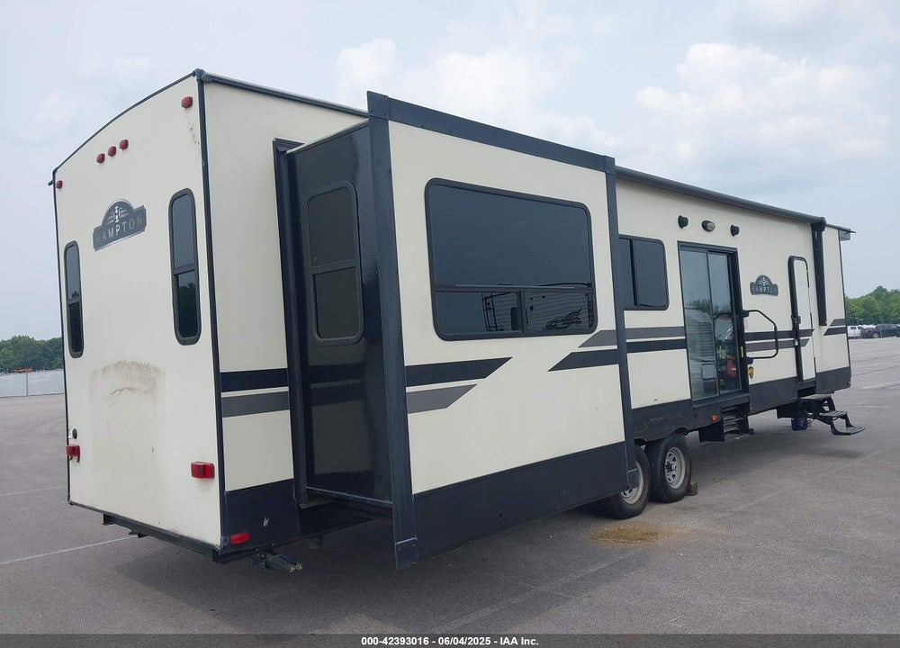 2019 CROSSROADS RV HAMPTON DESTINATION VIN: 4YDT37326K5330111
