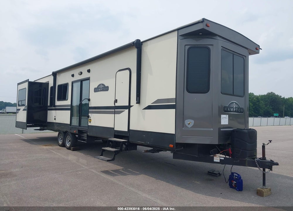 2019 CROSSROADS RV HAMPTON DESTINATION VIN: 4YDT37326K5330111