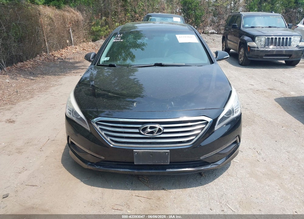 2015 HYUNDAI SONATA VIN: 5NPE34AF3FH011108