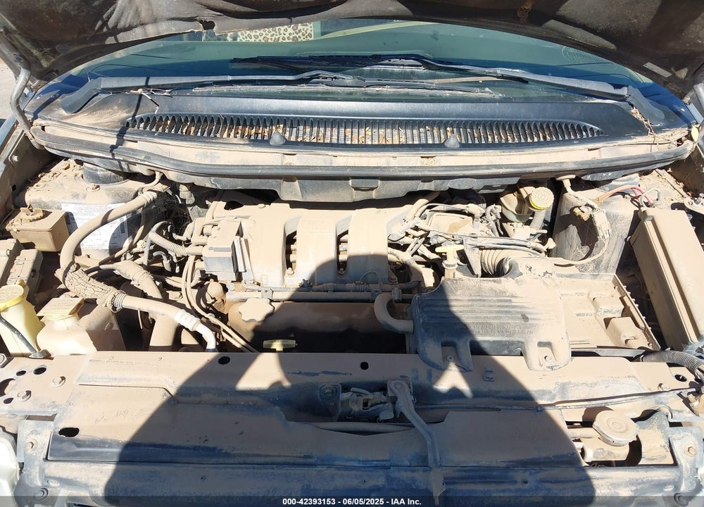 1998 CHRYSLER TOWN & COUNTRY LXI VIN: 1C4GT64L8WB562562