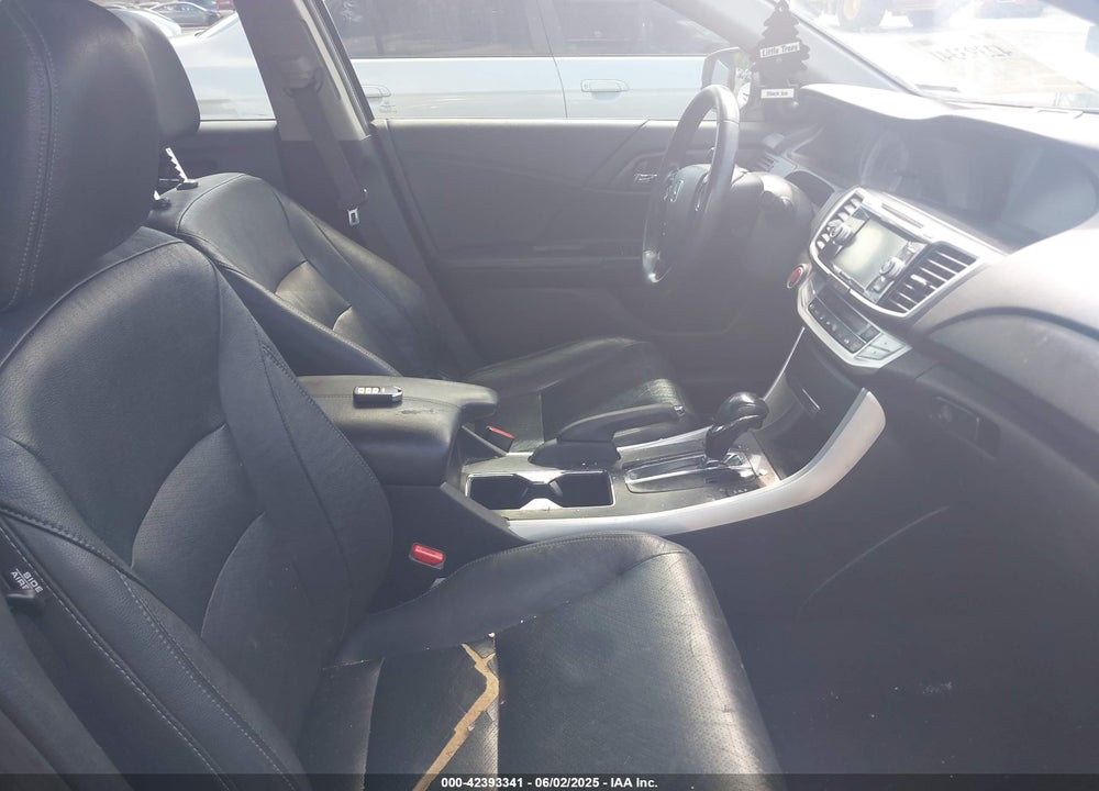 2013 HONDA ACCORD VIN: 1HGCR2F84DA175638