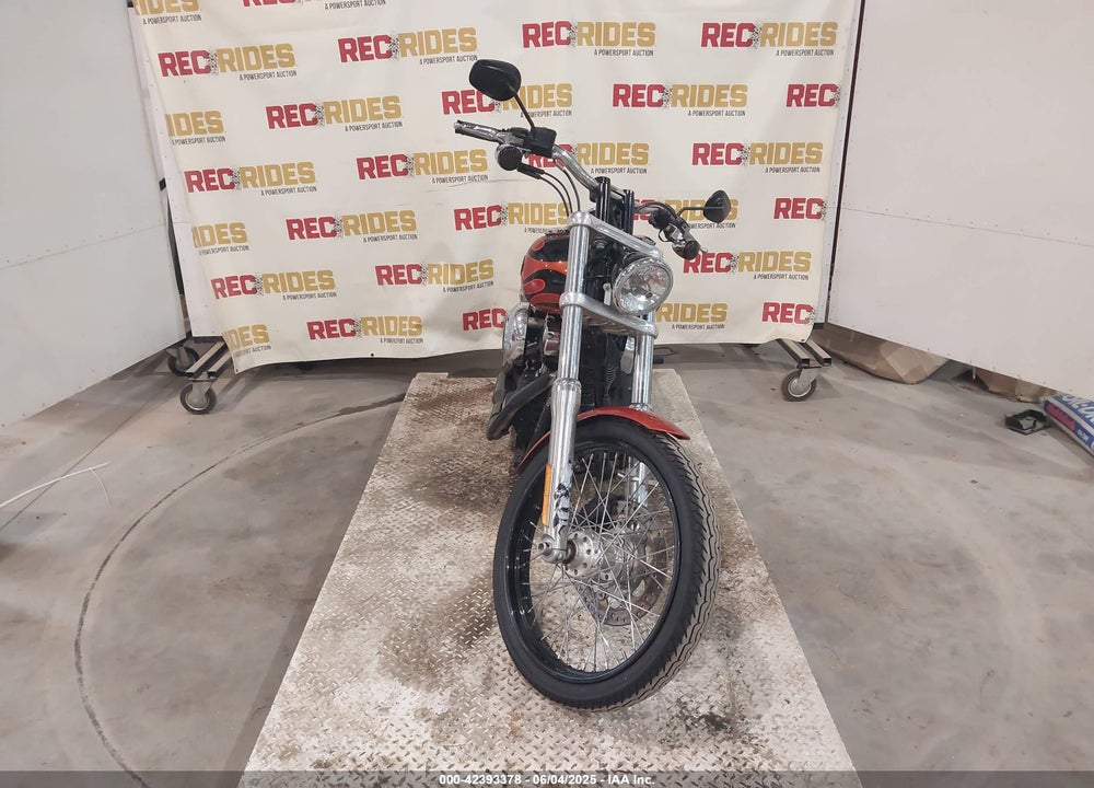 2011 HARLEY-DAVIDSON FXDWG VIN: 1HD1GP417BC332111