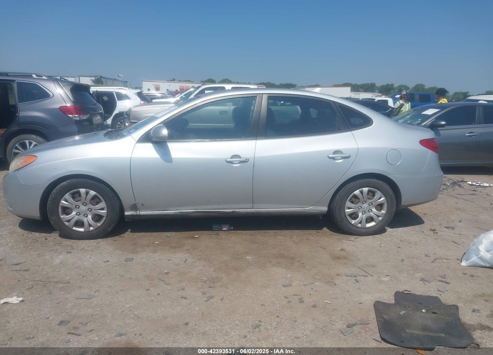 2010 HYUNDAI ELANTRA VIN: KMHDU4AD7AU142835
