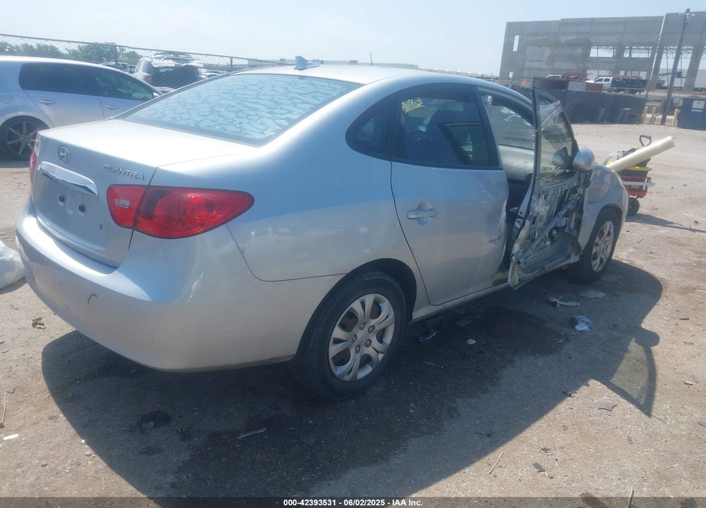 2010 HYUNDAI ELANTRA VIN: KMHDU4AD7AU142835