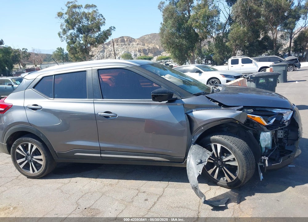 2018 NISSAN KICKS SR VIN: 3N1CP5CUXJL511291