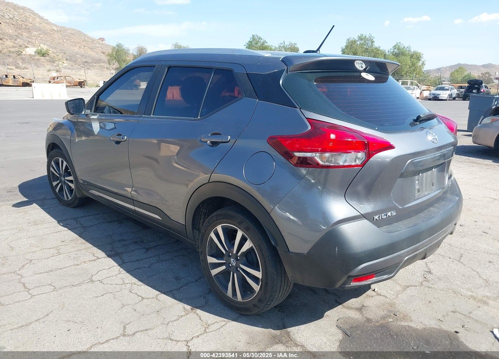2018 NISSAN KICKS SR VIN: 3N1CP5CUXJL511291