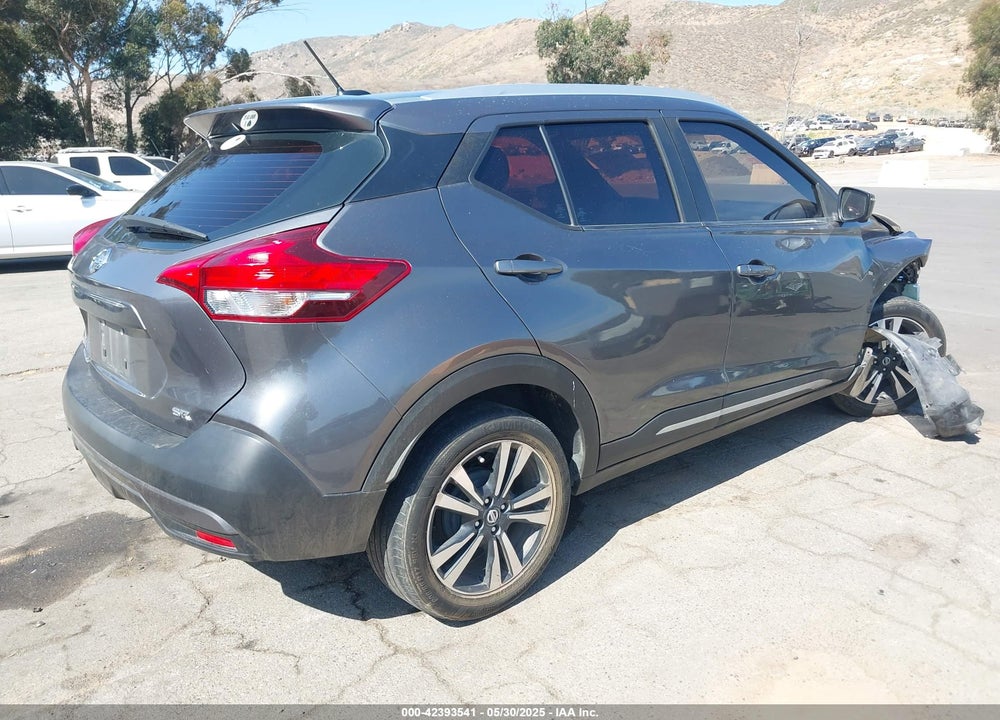 2018 NISSAN KICKS SR VIN: 3N1CP5CUXJL511291