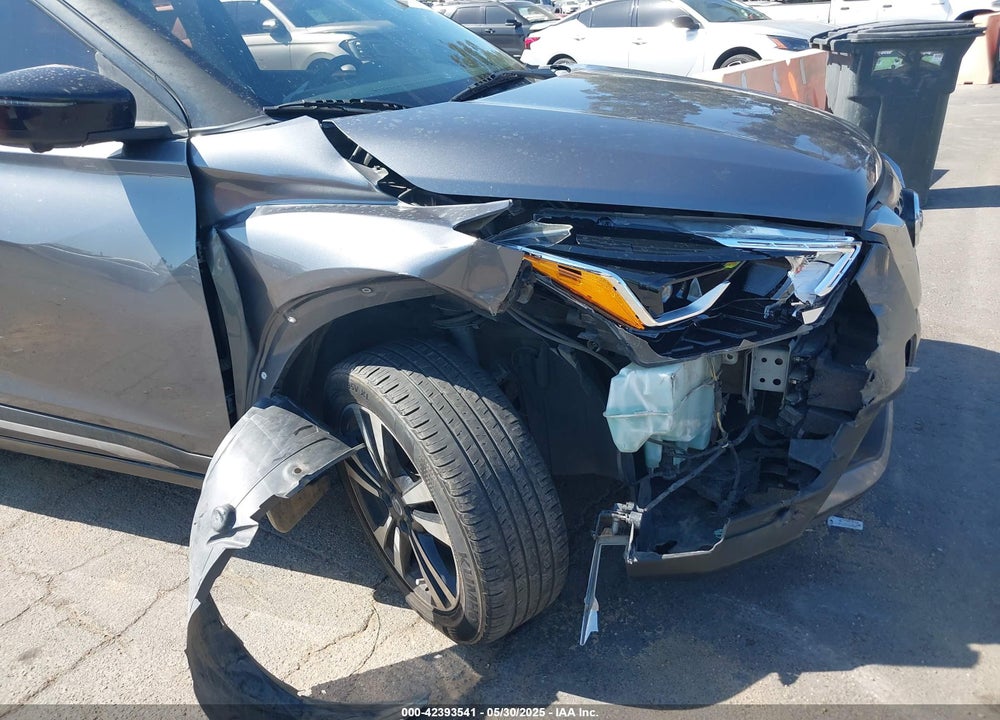 2018 NISSAN KICKS SR VIN: 3N1CP5CUXJL511291