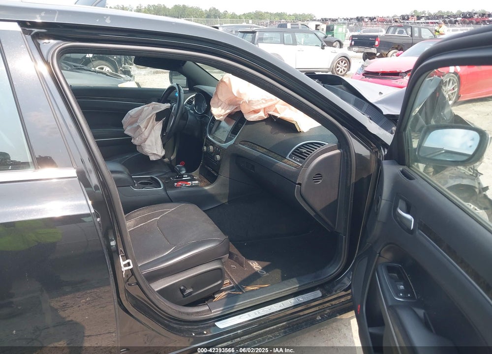 2014 CHRYSLER 300 VIN: 2C3CCAEG0EH181026