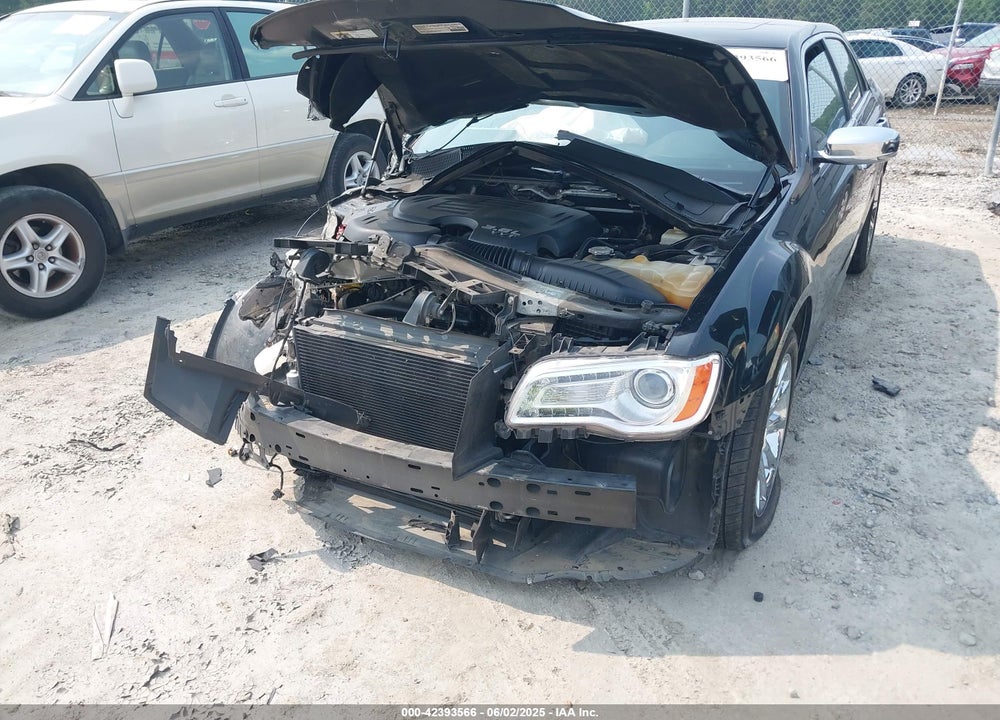 2014 CHRYSLER 300 VIN: 2C3CCAEG0EH181026