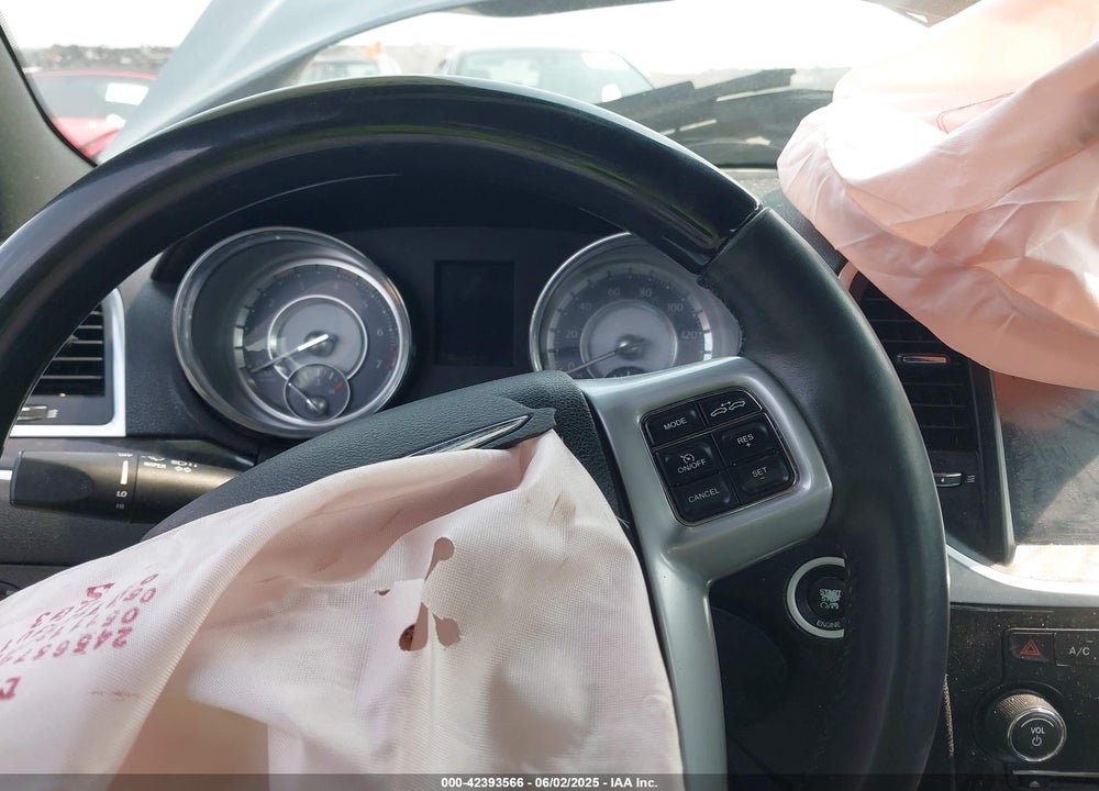 2014 CHRYSLER 300 VIN: 2C3CCAEG0EH181026
