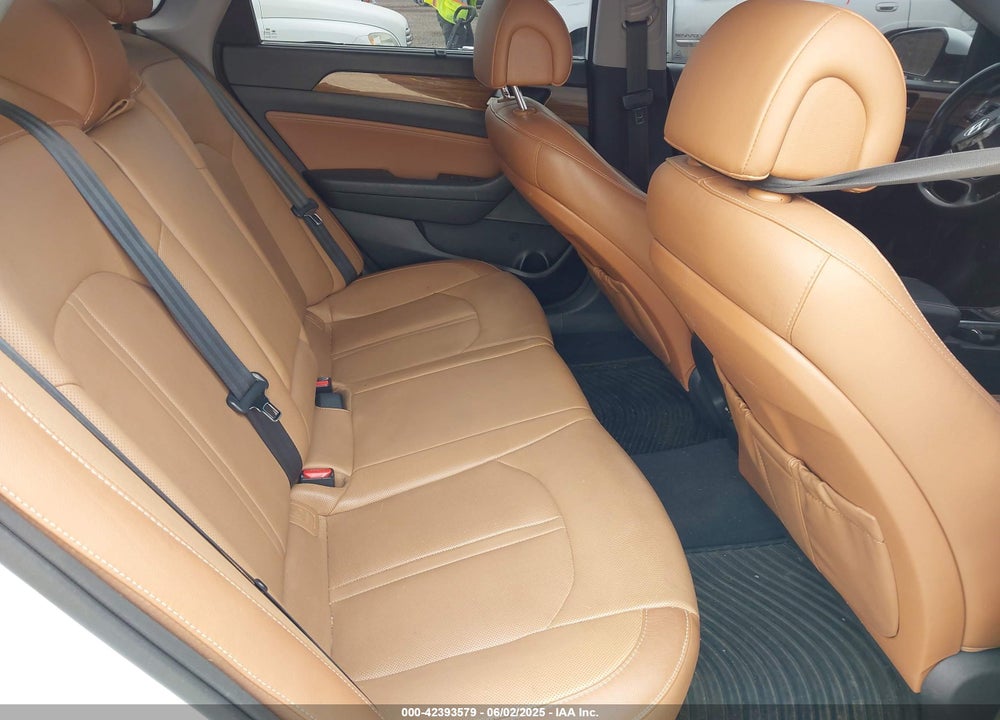 2015 HYUNDAI SONATA VIN: 5NPE34AF2FH218220