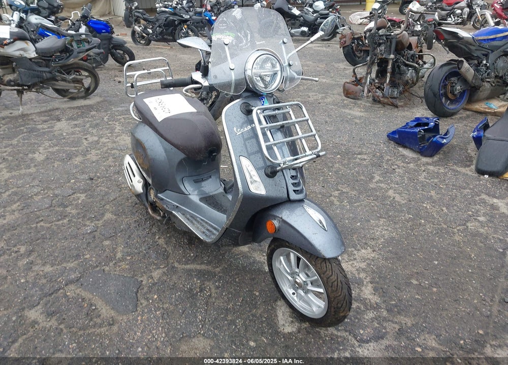 2022 VESPA PRIMAVERA/SPRINT 50 VIN: ZAPCA06B9N5104627