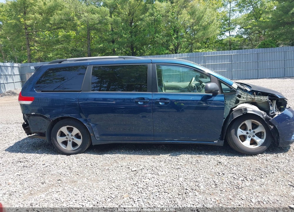 2011 TOYOTA SIENNA LE V6 VIN: 5TDKK3DC2BS024566