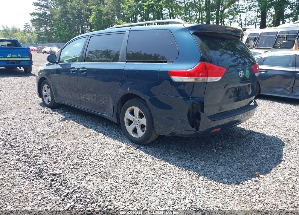 2011 TOYOTA SIENNA LE V6 VIN: 5TDKK3DC2BS024566