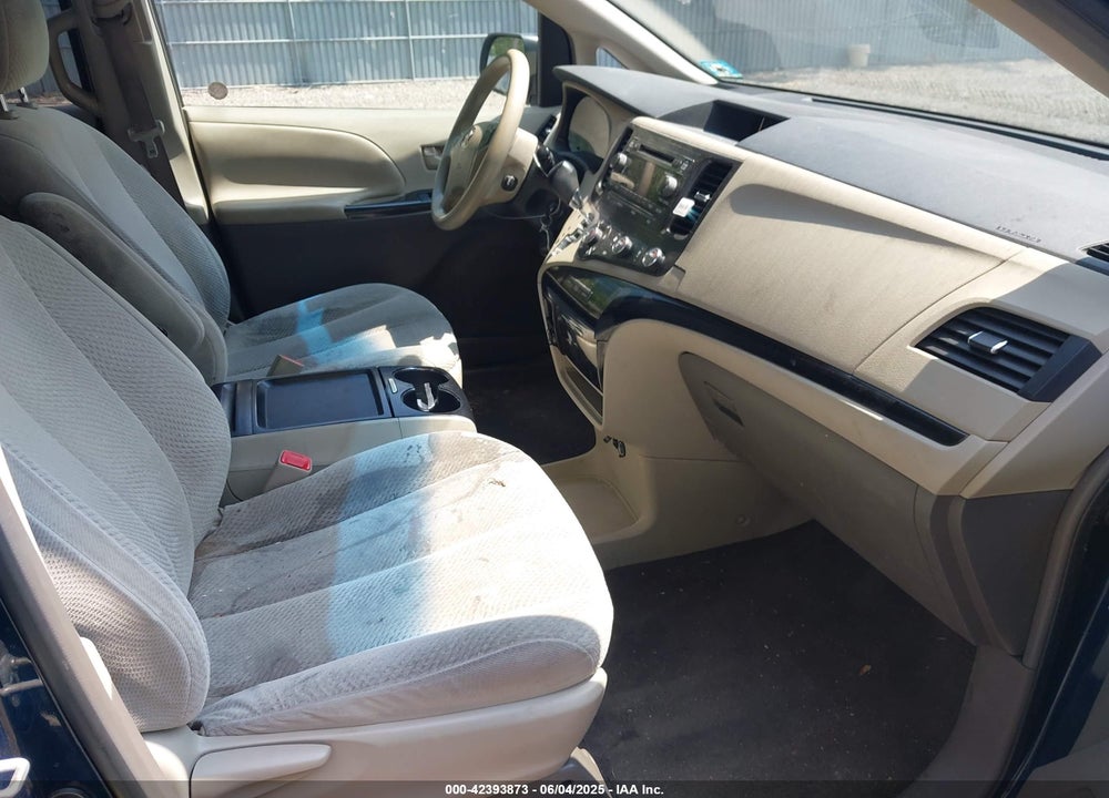 2011 TOYOTA SIENNA LE V6 VIN: 5TDKK3DC2BS024566