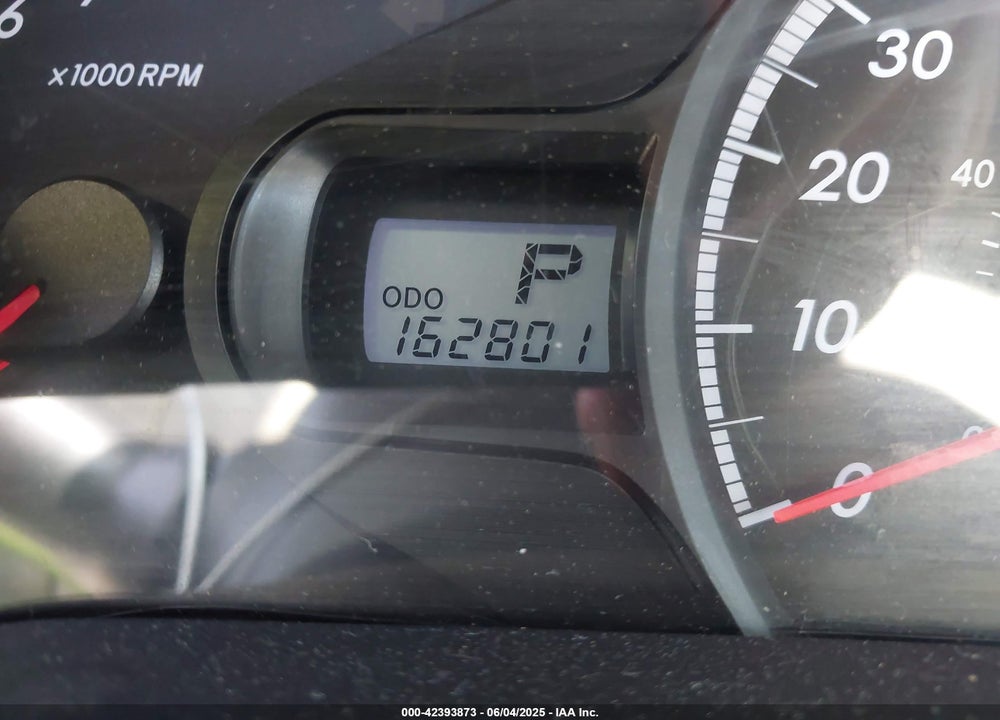 2011 TOYOTA SIENNA LE V6 VIN: 5TDKK3DC2BS024566