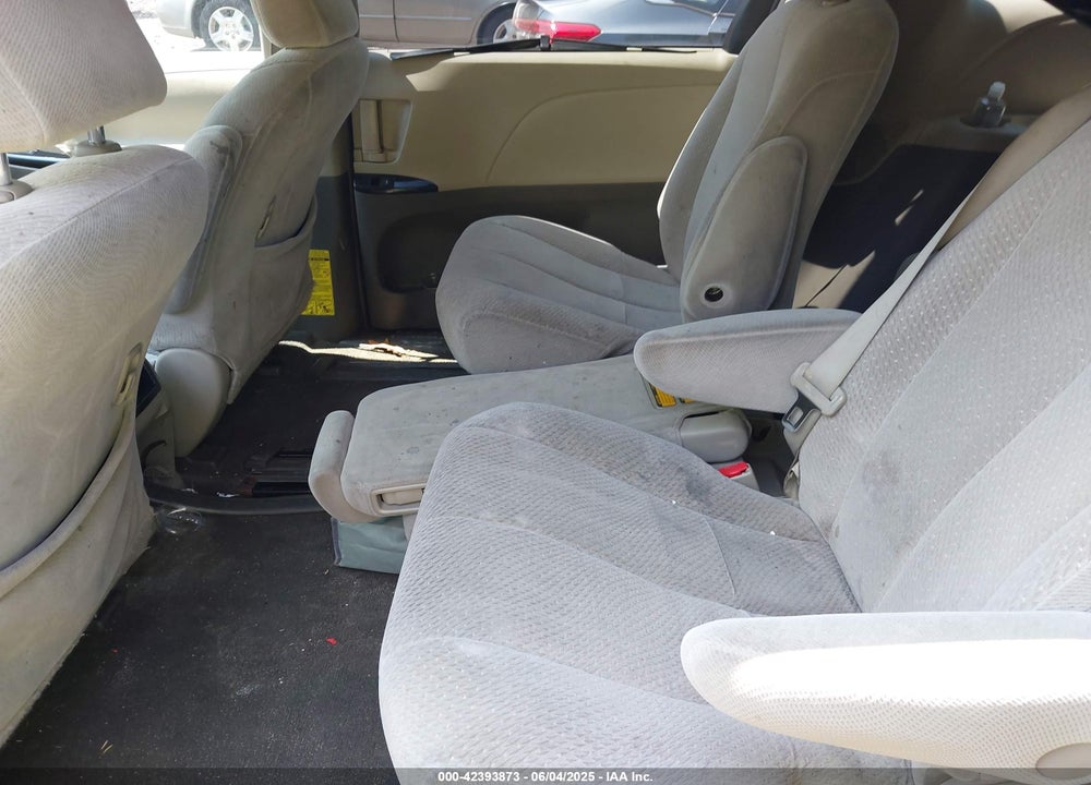 2011 TOYOTA SIENNA LE V6 VIN: 5TDKK3DC2BS024566