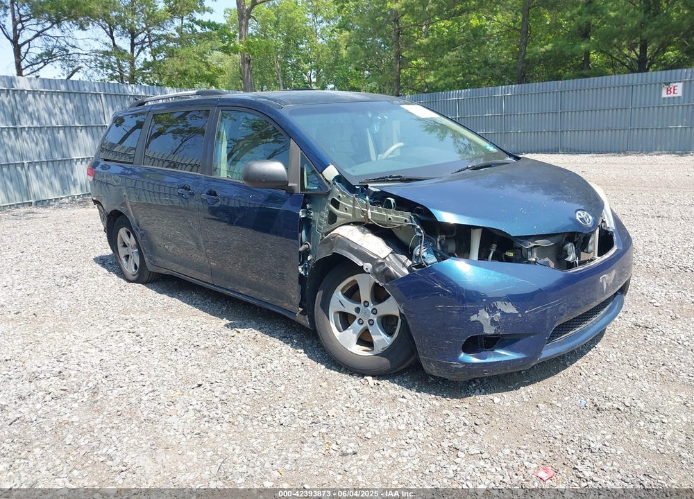 2011 TOYOTA SIENNA LE V6 VIN: 5TDKK3DC2BS024566