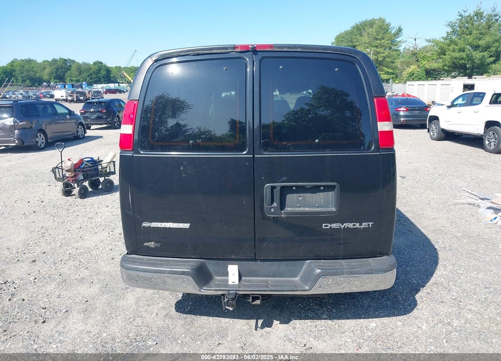 2005 CHEVROLET EXPRESS VIN: 1GNFG15T751169844