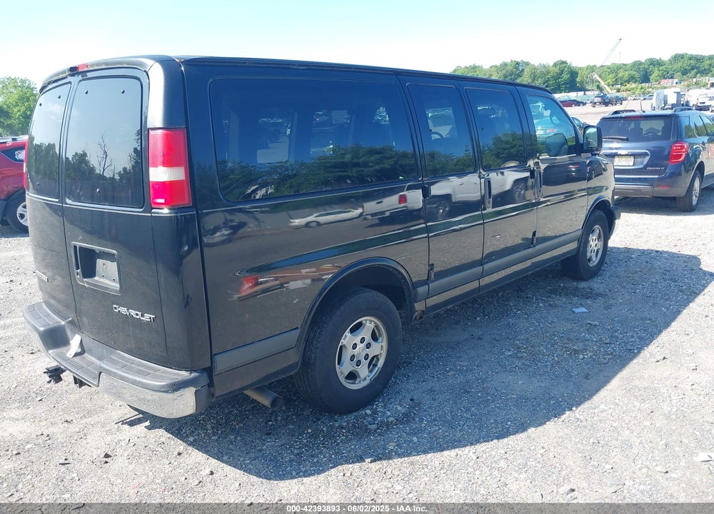 2005 CHEVROLET EXPRESS VIN: 1GNFG15T751169844