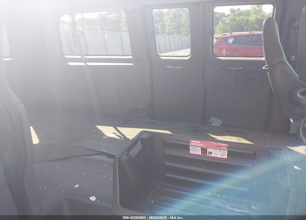 2005 CHEVROLET EXPRESS VIN: 1GNFG15T751169844