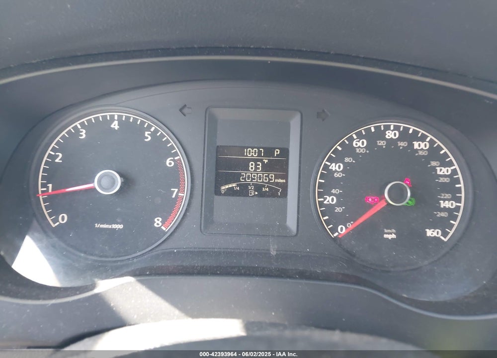 2011 VOLKSWAGEN JETTA 2.0L S VIN: 3VW2K7AJ1BM040541