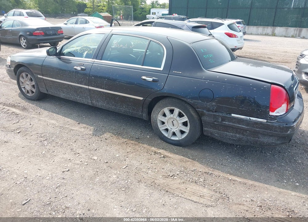 2010 LINCOLN TOWN CAR VIN: 2LNBL8EVXAX627855