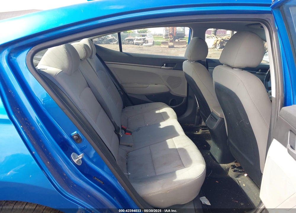 2017 HYUNDAI ELANTRA VIN: 5NPD74LF6HH153338
