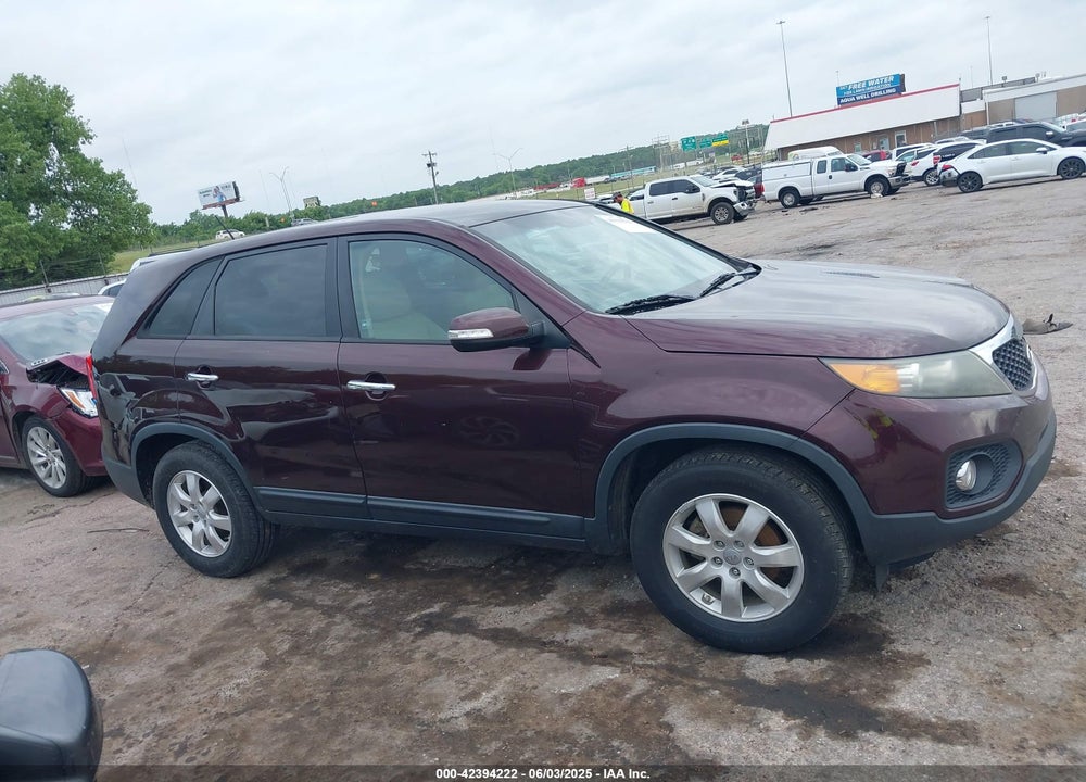 2013 KIA SORENTO VIN: 5XYKT3A13DG393128