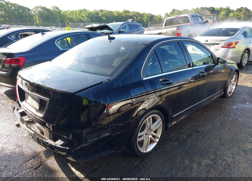 2013 MERCEDES-BENZ C 250 LUXURY/SPORT VIN: WDDGF4HB3DA810612